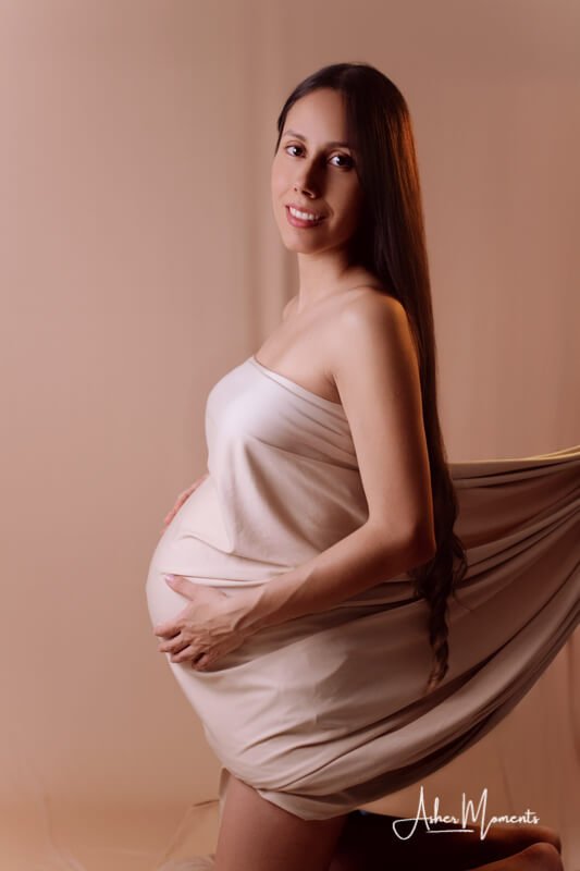Estudio de Fotos de Mujeres Embarazadas en Cali - Asher Moments Photo